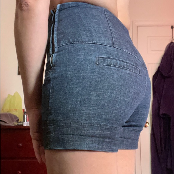 Shorts - Picture 2 of 5